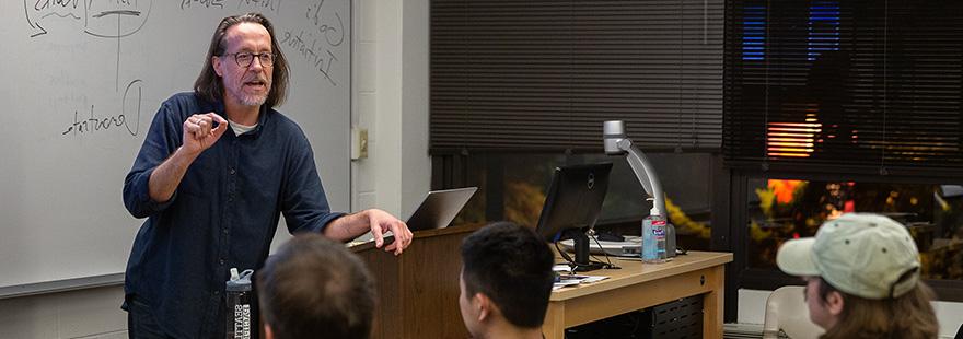 Professor Dave Nienhuis teaches a class | photo by Dan Sheehan