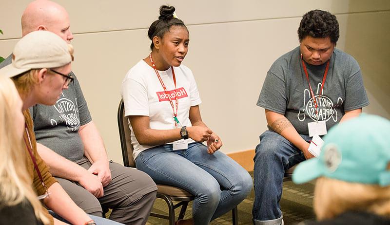 西雅图州立大学的学生在谈论多样性问题
